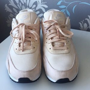 Women’s size 9 Nike Air Max rose gold